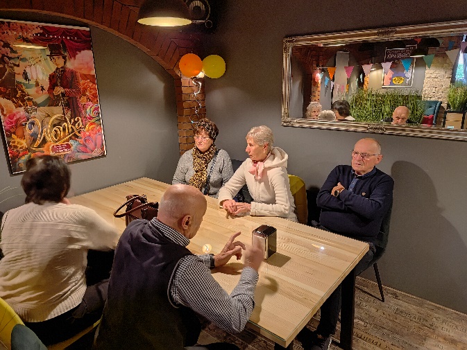 GOPS Gorlice zdjęcie seniorów podczas zajęć