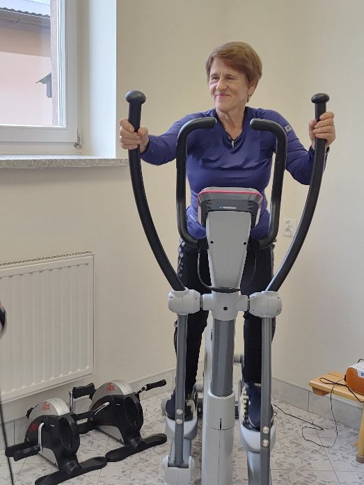 GOPS Gorlice zdjęcie seniorów podczas zajęć