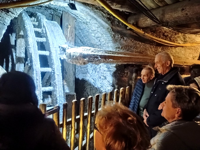 GOPS Gorlice zdjęcie seniorów podczas zajęć