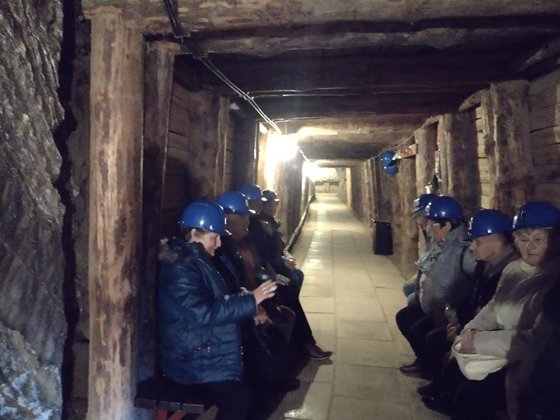 GOPS Gorlice zdjęcie seniorów podczas zajęć