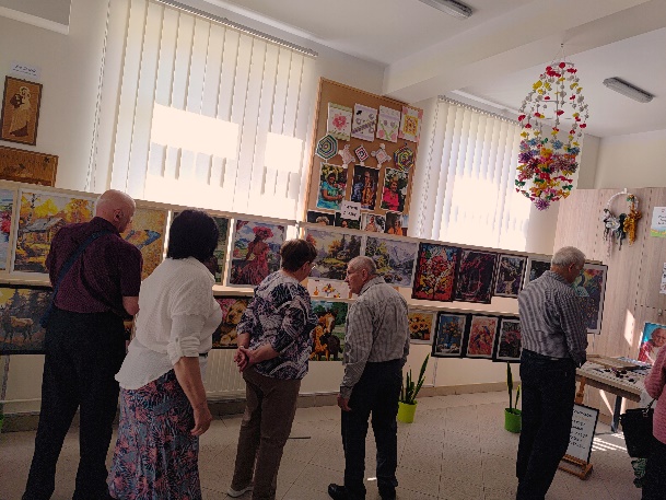 GOPS Gorlice zdjęcie seniorów podczas zajęć
