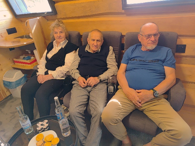 GOPS Gorlice zdjęcie seniorów podczas zajęć
