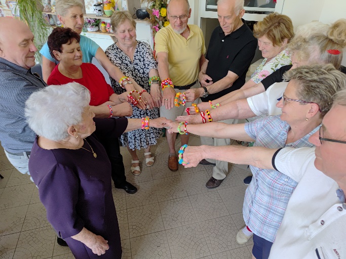 GOPS Gorlice zdjęcie seniorów podczas zajęć
