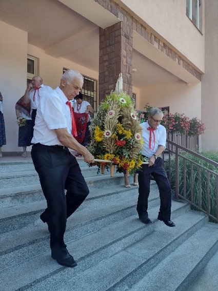 GOPS Gorlice zdjęcie seniorów podczas zajęć