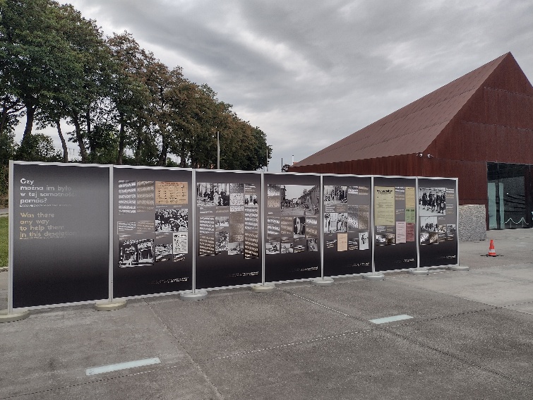 GOPS Gorlice zdjęcie seniorów podczas zajęć
