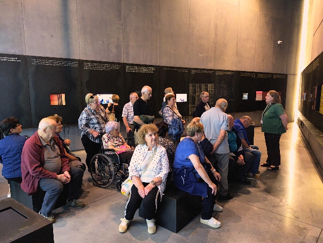GOPS Gorlice zdjęcie seniorów podczas zajęć